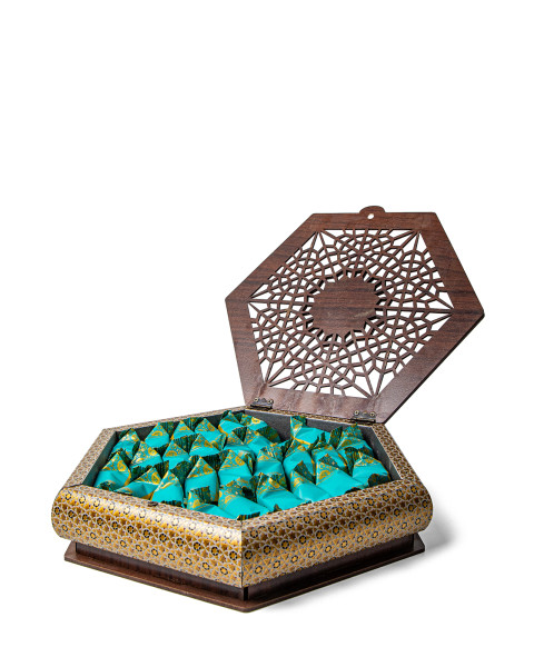 جعبه چوبی گز لقمه ای ۲۸% پسته کرمانی